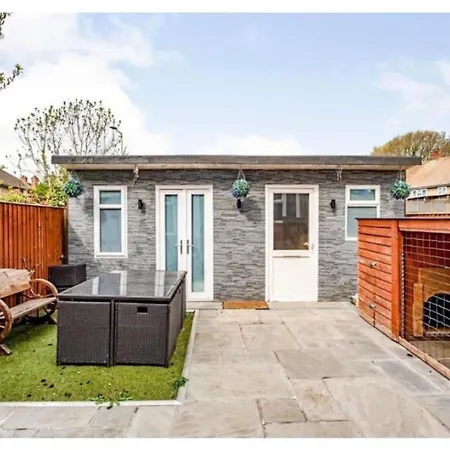 2 Bed - Walking Distance To Harry Potter Studio Watford  Exterior photo