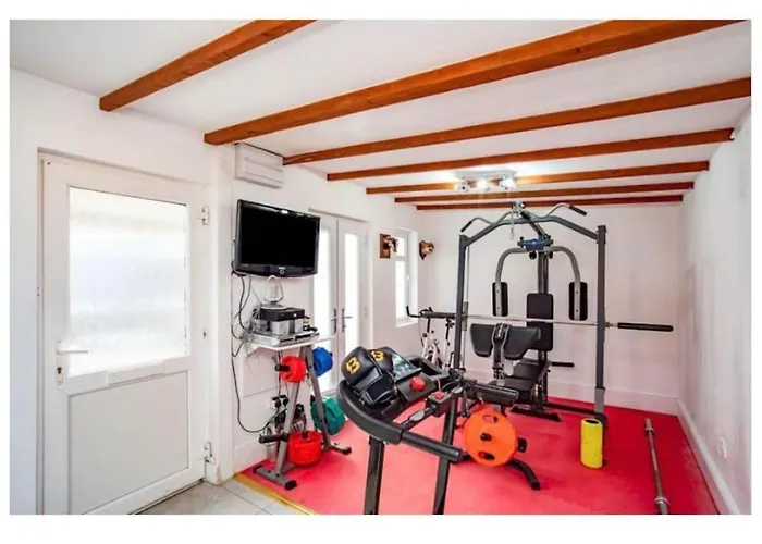 2 Bed - Walking Distance To Harry Potter Studio